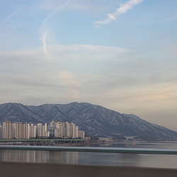 City and mountains – a view common in Seoul.