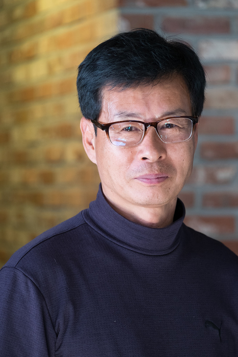 Son Ki-Hong, President of the apple project.