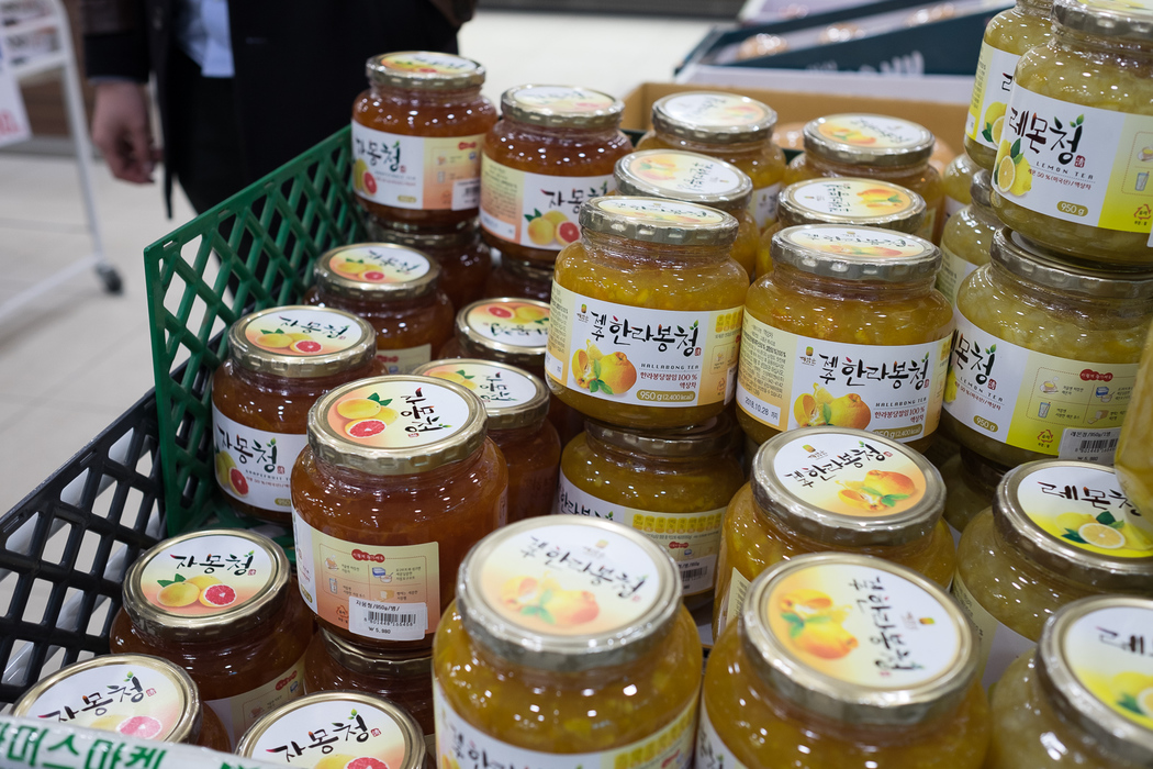 Fruit tea concentrate – just add hod water. In a supermarket outside Seoul.