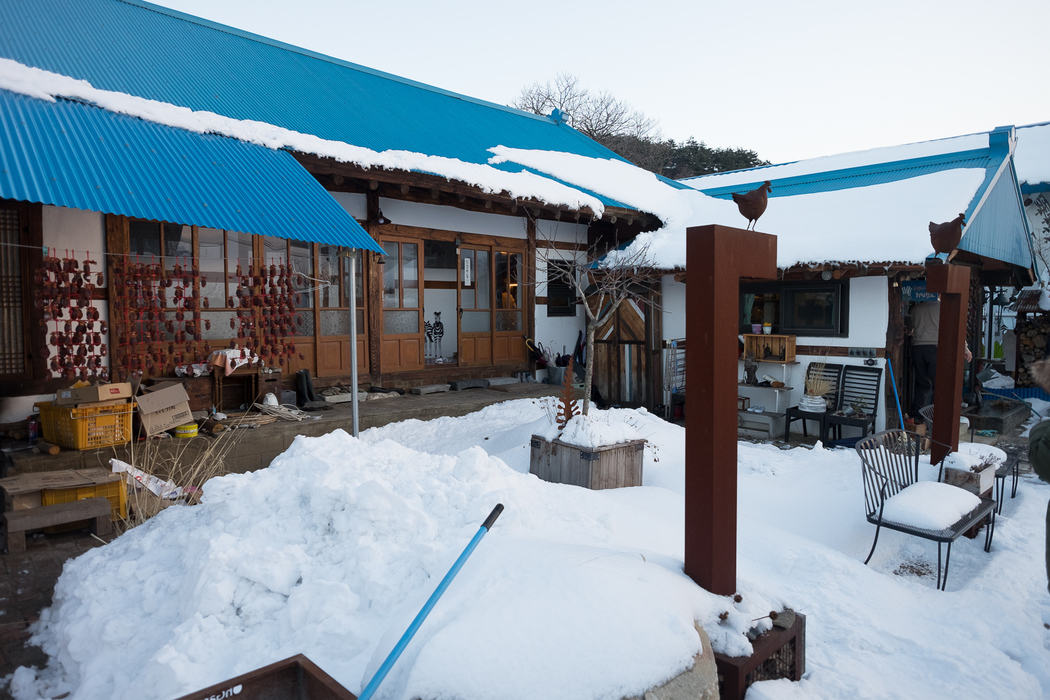 Kyung-ah's house, outside of Sokcho.