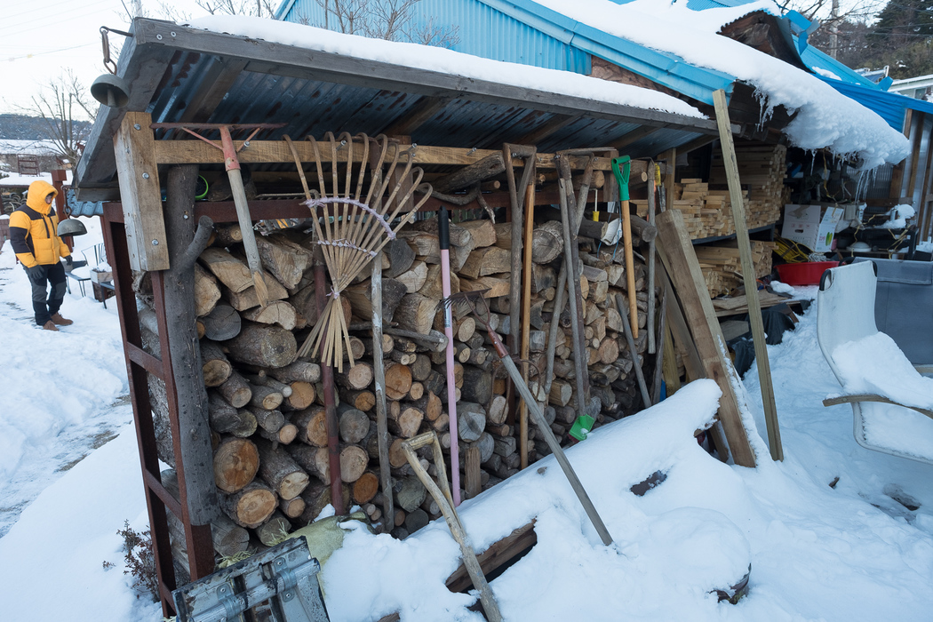 The wood store, Kyung-ah's house.