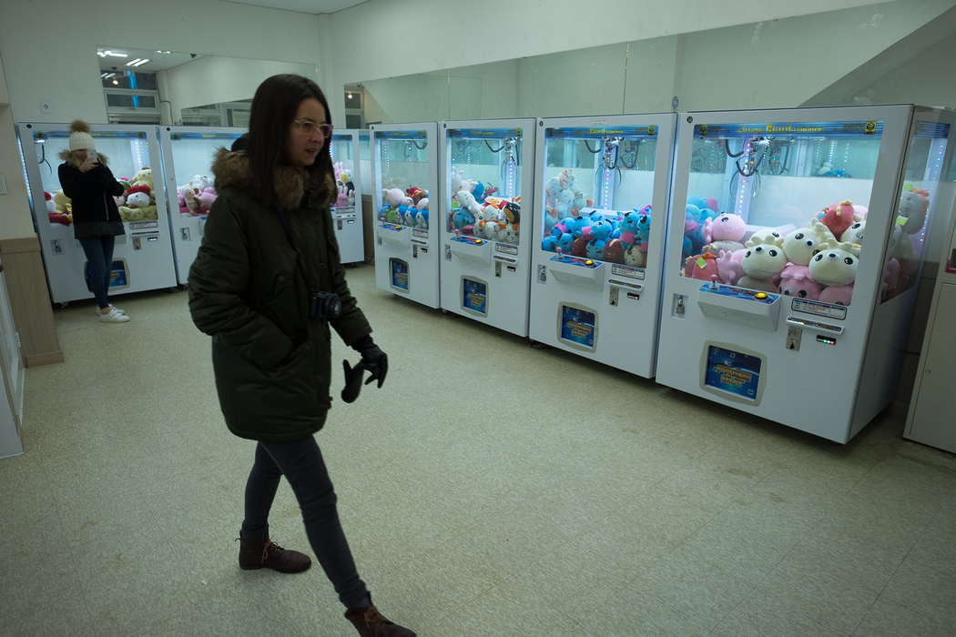 A shop containing only claw game machines in Sokcho.